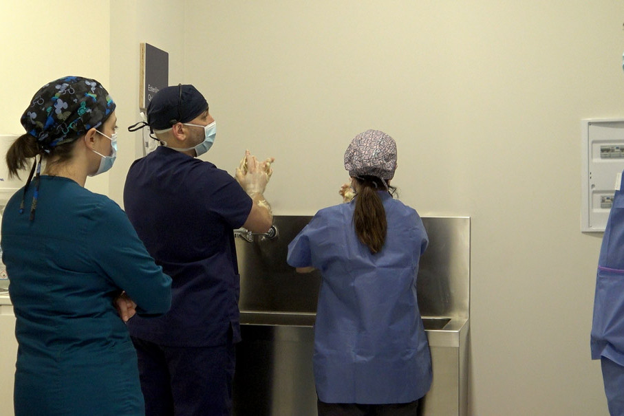 Course Avancée en Chirurgie Reconstructive Osseuse - Dr Guillermo Escobar et étudiants